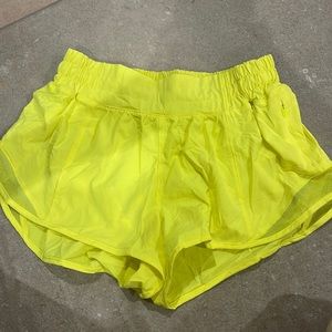 lululemon 2.5 neon hotty hot shorts size 4